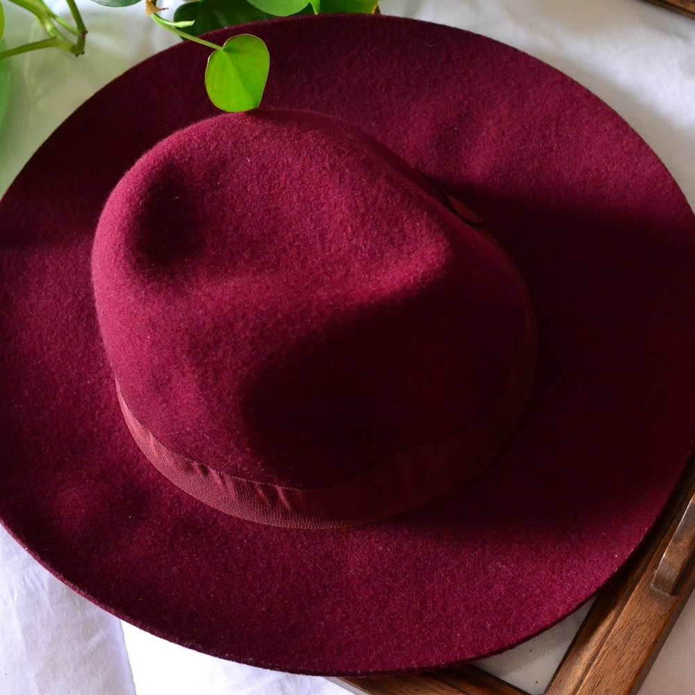 Burgundy felt hat